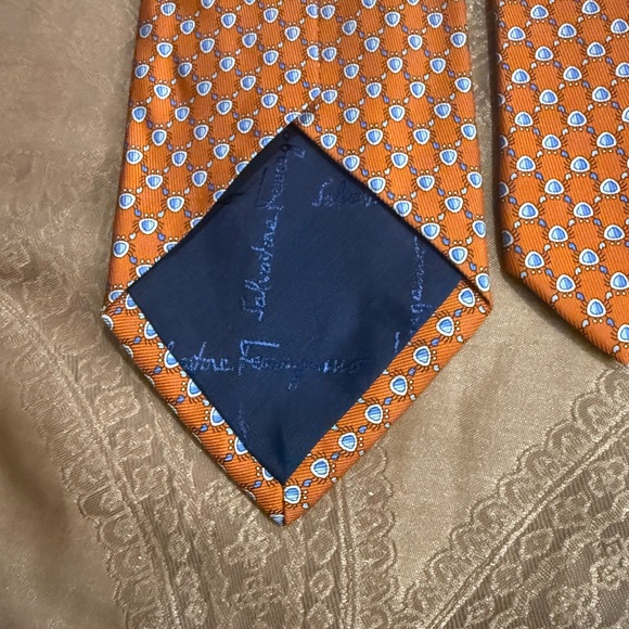 Salvatore Ferragamo Mens Orange Silk Tie - Picture 5 of 7